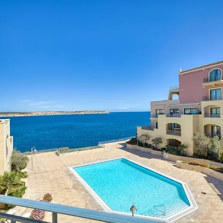 Apartment Beachfront With Pool Access