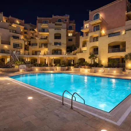 Apartment Beachfront With Pool Access
