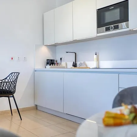 Apartment Beachfront With Pool Access
