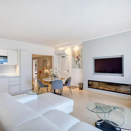 Apartment Beachfront With Pool Access Ghajn Zejtuna