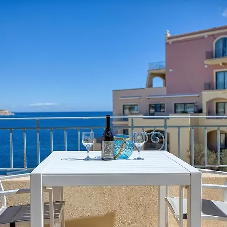 Apartment Beachfront With Pool Access *