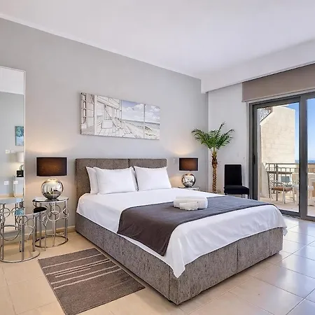 Beachfront With Pool Access *