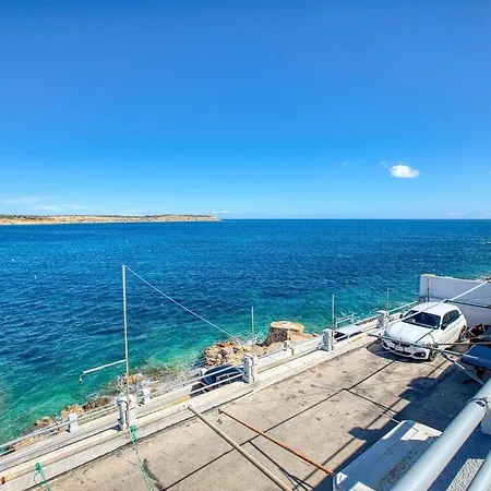 Beachfront With Pool Access * Ghajn Zejtuna
