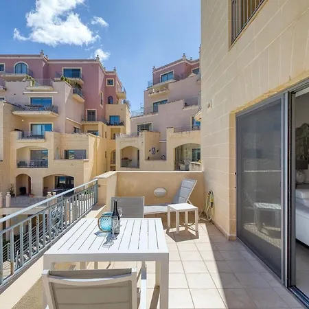 Apartment Beachfront With Pool Access Ghajn Zejtuna
